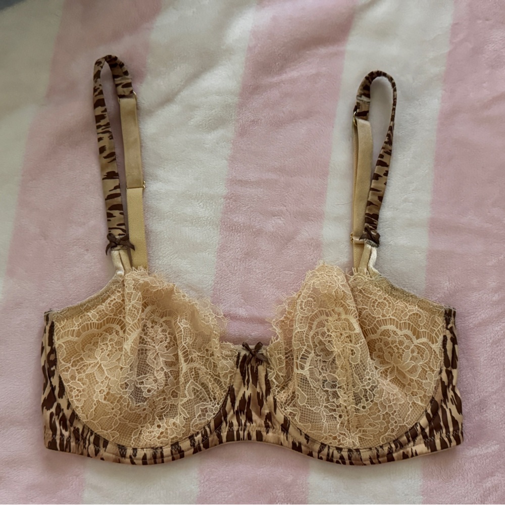 Beautiful Victoria’s Secret bralette!
